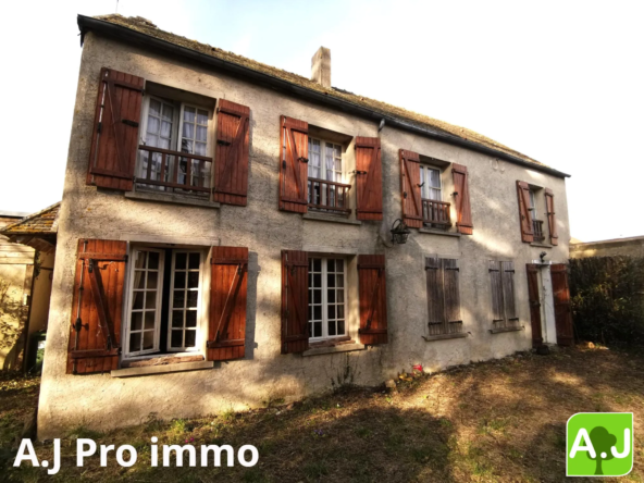 Maison ancienne à rénover proche Houdan et Bréval avec 5 chambres