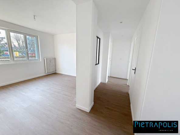 Appartement T3 rénové avec parking privé et cave à Villefranche-sur-Saône