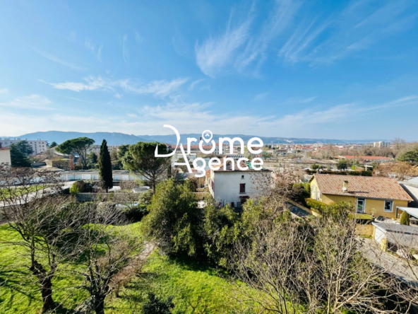 Appartement T4 avec balcon, cave et parking à Bourg-lès-Valence - Le Sully