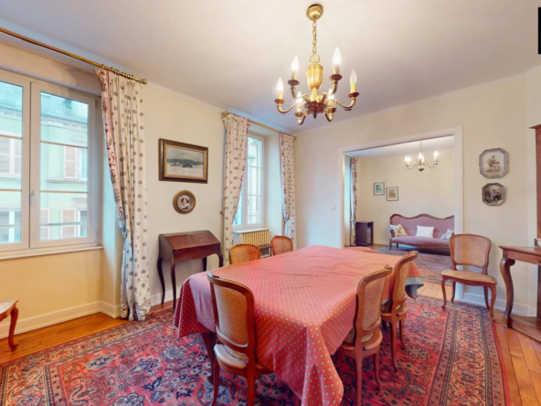 Grand appartement F5 lumineux en centre-ville de Belfort avec parking