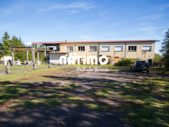 Ensemble immobilier récent pour artisans et entrepreneurs à Baigneux-les-Juifs