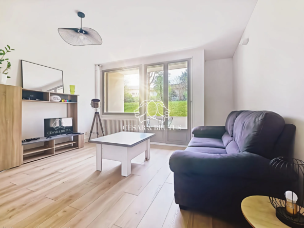 Vente d'un appartement T3 rénové avec loggia à Tassin-la-Demi-Lune