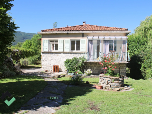 Maison de 158 m² avec deux habitations et jardin à Clumanc
