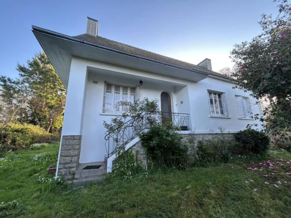 Maison de campagne à rénover avec terrain de 7000 m² près de Douarnenez