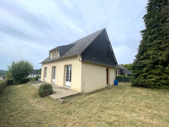 Maison à Saint Georges Buttavent de 75 m² avec garage et terrain de 726 m²