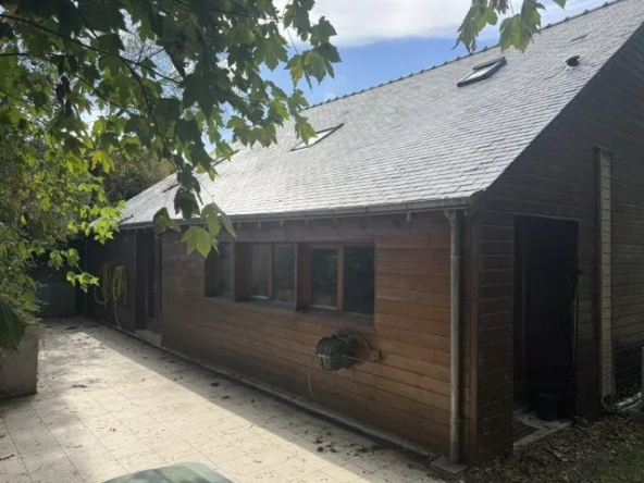 Maison rénovée de 135 m² avec terrain boisé à Plessé