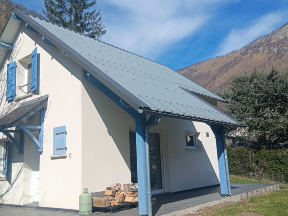 Charmante maison traditionnelle à vendre à Boutx avec terrasse et jardin, proche montagnes