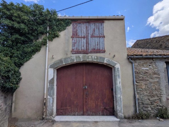 Façade Bâtisse ancienne de 200m² avec fort potentiel à Pouzols-Minervois