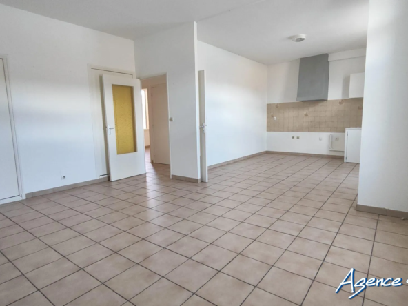 Appartement T3 de 72 m² à Sérignan avec balcon et loggia, secteur Mairie
