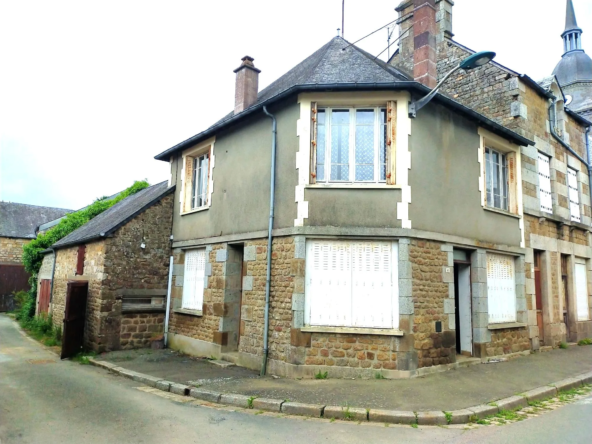 Maison de bourg à rénover à Lignières-Orgères, proche Bagnoles-de-l'Orne