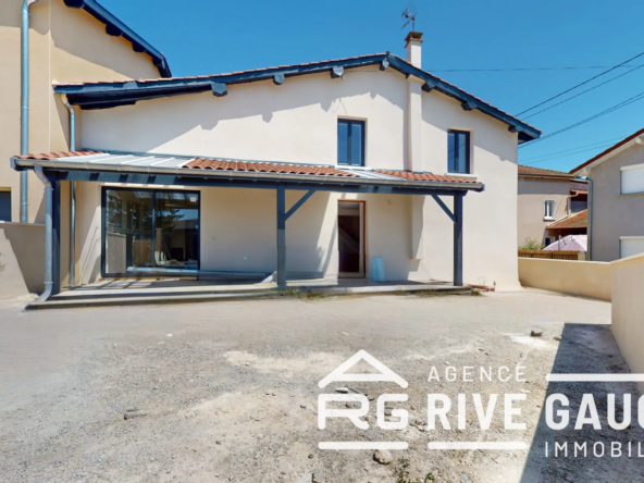 Maison neuve mitoyenne de 165 m² avec jardin et terrasse à Cheyssieu