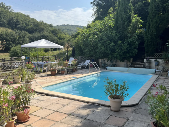 Maison en pierre avec piscine et 4 logements à Tournus