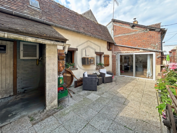 Maison de village de 83 m² à vendre à La Neuve-Lyre, proche toutes commodités