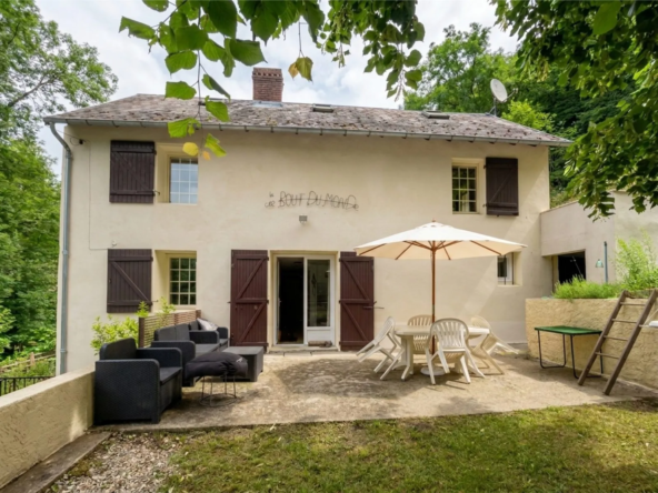 Maison de campagne meublée avec 4 chambres près de la Sioule à Lisseuil