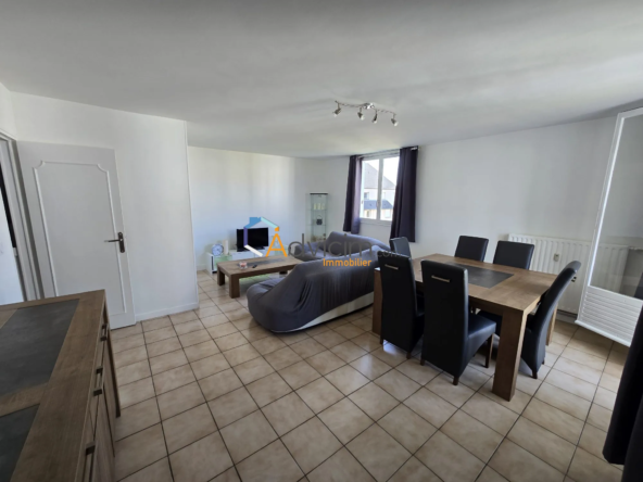Appartement duplex 3 chambres avec vue à Orléans, idéalement situé près des bords de Loire