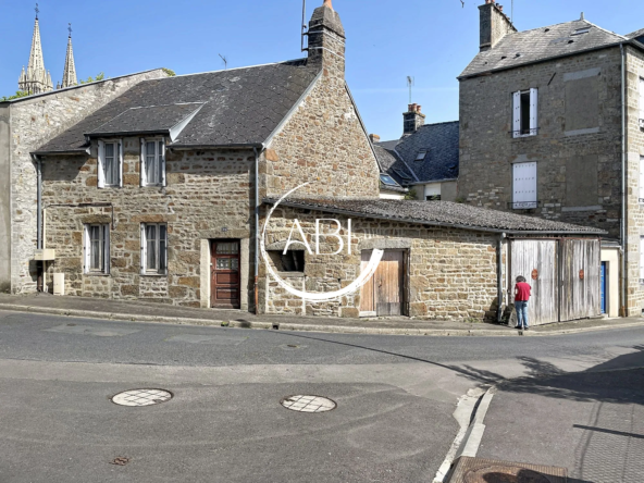 Ensemble immobilier à vendre à La Ferté-Macé - Maison avec double habitat et jardin