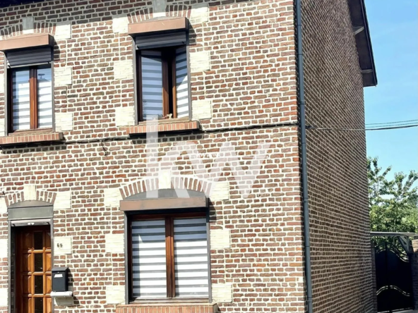 Maison semi-individuelle à Crespin avec potentiel d'extension et grand extérieur