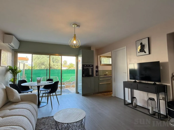 Appartement lumineux rénové de 29m² avec terrasse à Cagnes-sur-Mer