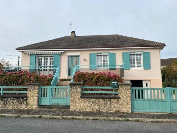 Maison à vendre à Mamers – Pavillon années 1975 avec terrain de 828 m²