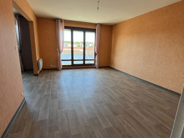 Appartement de 82m² avec balcon et parking à Golbey
