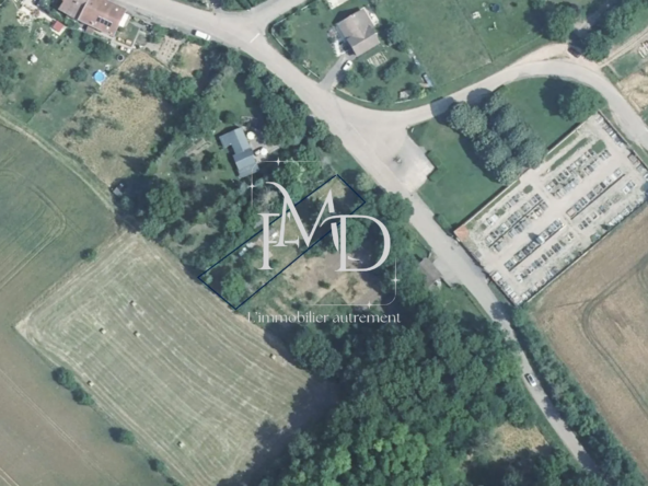 Terrain constructible à Tonnoy de 960 m² idéal pour une maison de plain-pied