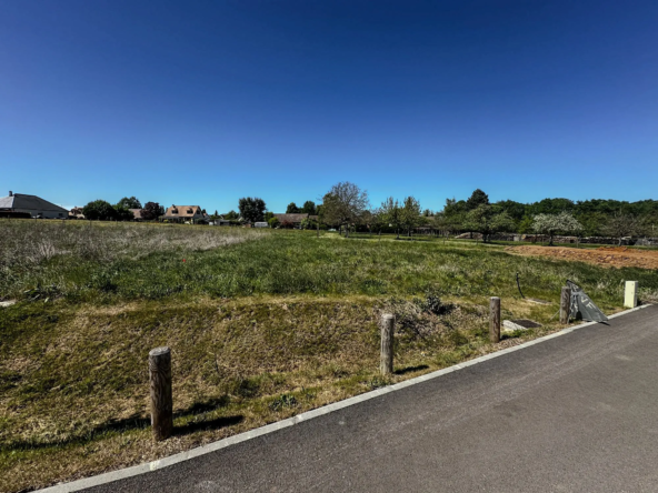 Terrain constructible viabilisé à La Haye-Malherbe, 500 m²