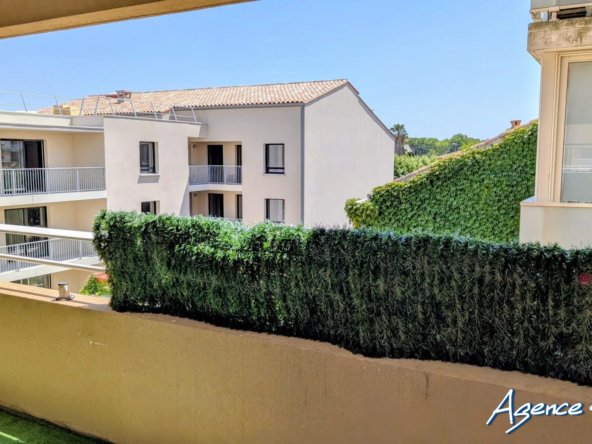 Appartement T1 avec terrasse, parking sécurisé à Narbonne