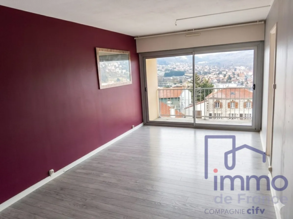 Appartement F4 lumineux avec balcon, cave et parking au Puy-en-Velay
