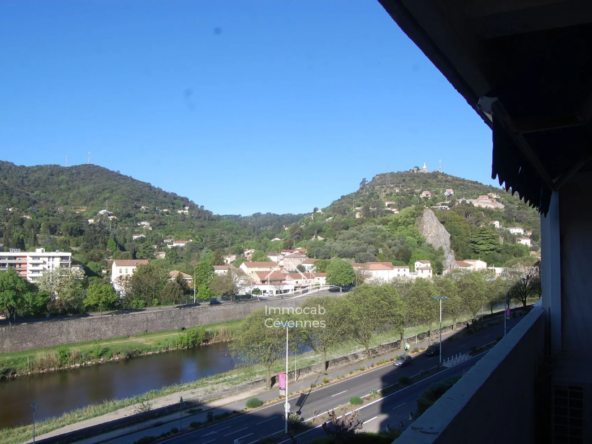 Achat appartement 80 m² avec terrasse et parking à Alès en centre-ville
