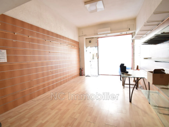 Local commercial et appartement rénové à Antibes, excellent investissement locatif