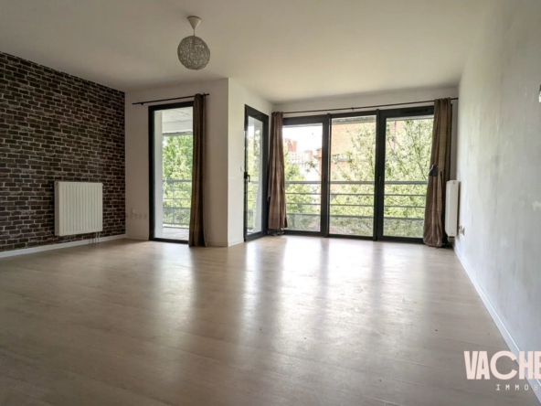 Appartement à vendre à Lille avec balcon, sécurisé, proche transports et parking optionnel