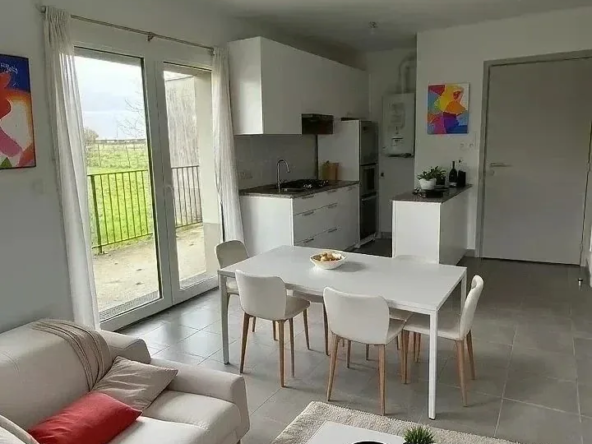 Appartement T2 avec terrasse à vendre à Saint-André-de-Cubzac, sécurisé, proche commerces