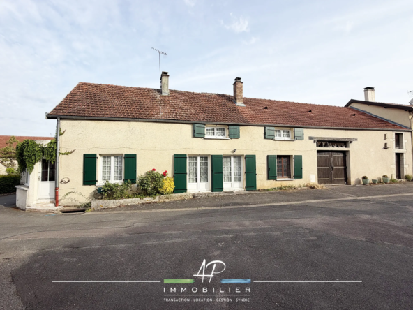 Maison de village avec dépendances à Norges-la-Ville, proche Dijon