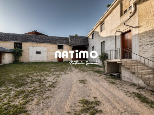 Ensemble immobilier avec maisons, dépendances et terrains à Gresigny-Sainte-Reine