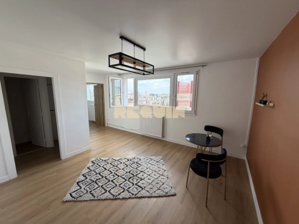 Appartement F1 rénové avec vue sur Lille - Proche Gare et Grand Place