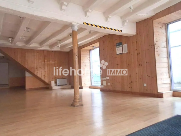 Immeuble de rapport à Le Blanc 156m² avec appartement et local commercial