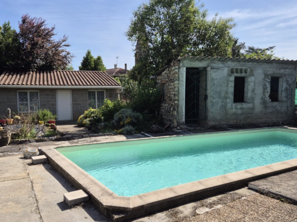 Maison en pierre avec piscine et dépendance à Condom, proche du centre-ville