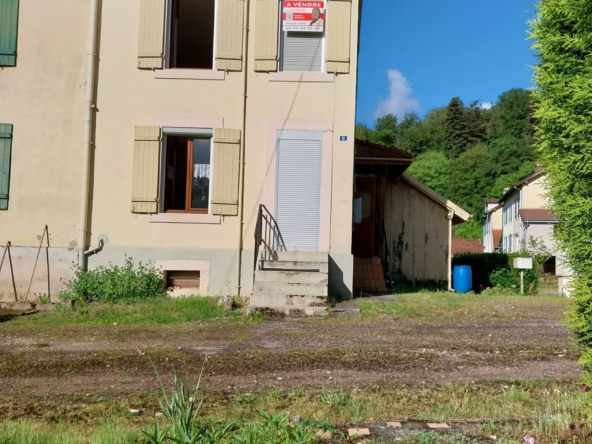 Charmante maison mitoyenne de 103 m² en pleine nature à La Voge-les-Bains