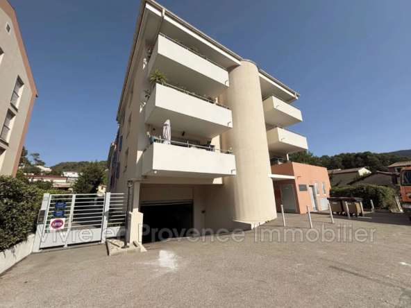 Appartement 2 pièces à Drap – Centre-ville, résidence sécurisée, lumineux