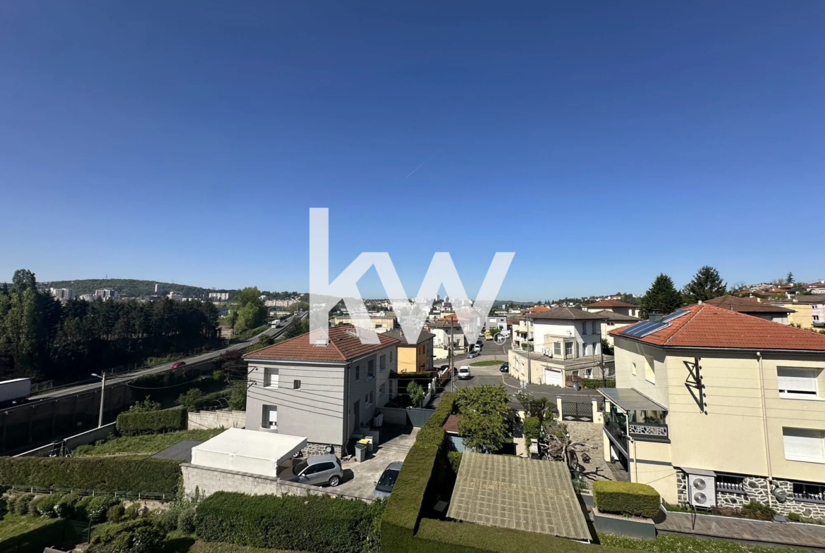 Appartement T4 à vendre à Saint-Étienne – 75 m² avec cave et garage 