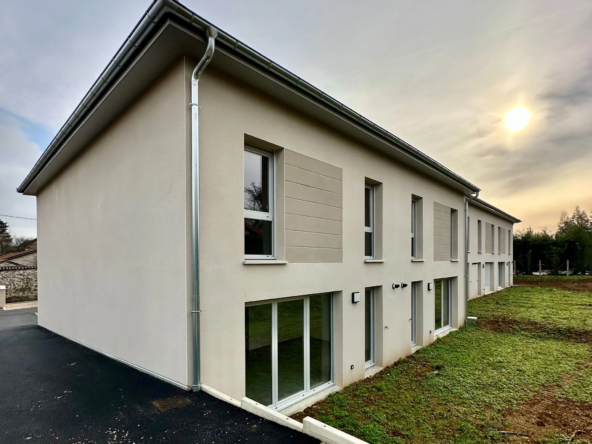 Duplex en rez-de-jardin avec 2 chambres et jardin privé à Misérieux