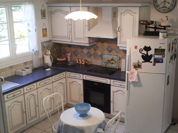 Maison individuelle à Murol de 113 m² avec garage et stationnement près du lac