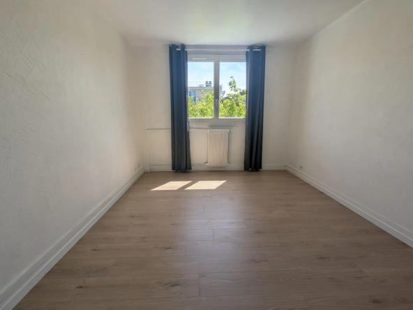 Appartement 2 pièces à Les Clayes-sous-Bois avec cave et parking faible consommation énergétique
