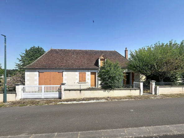 Maison ancienne avec jardin et garage à Céré-la-Ronde en vente