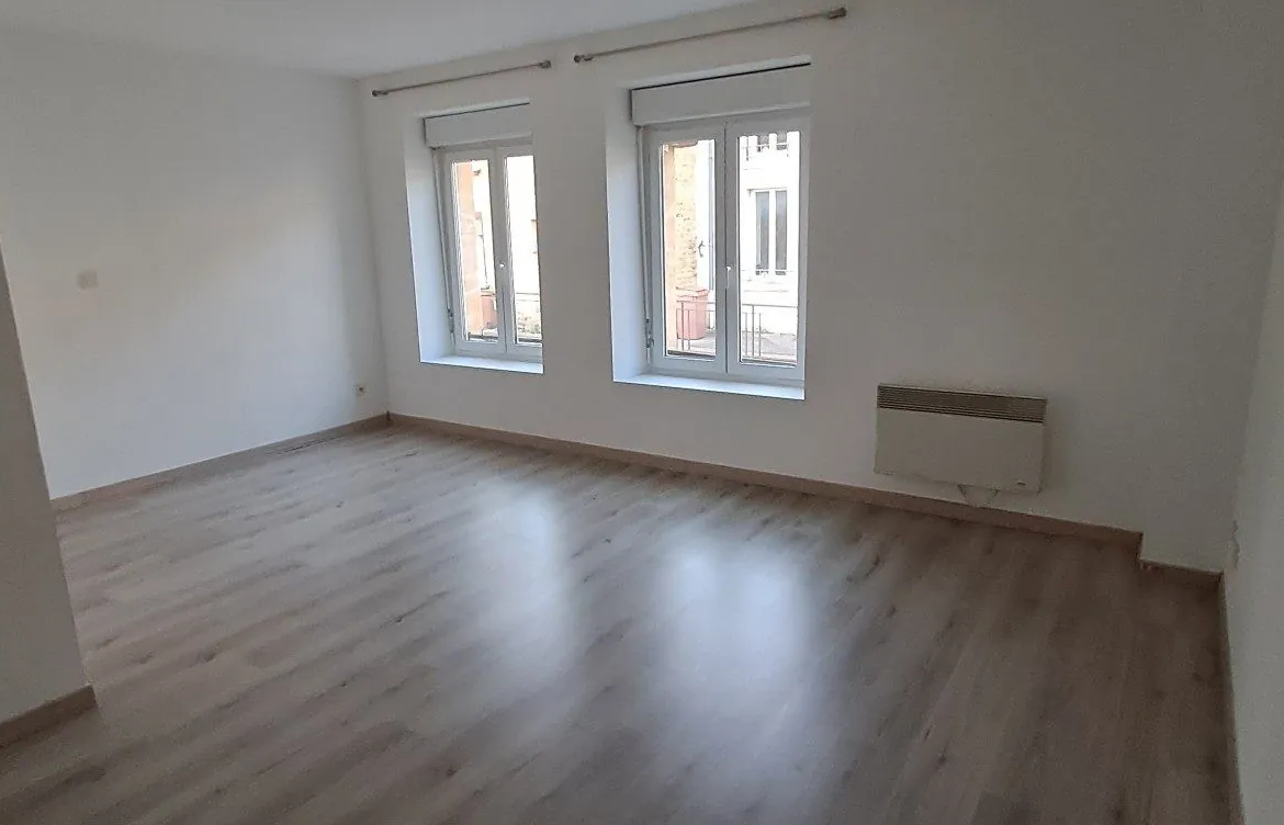 Maison à vendre à Charleville-Mézières - 95 m², proche commodités 