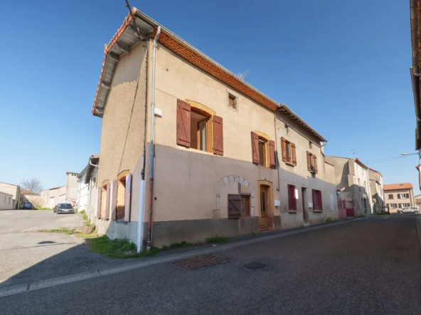 Maison à vendre à Aigueperse – 2 chambres, centre-ville, lumineuse