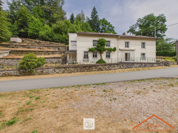 Maison de campagne de 122 m² avec grand terrain au Val-d'Ajol