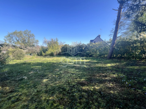 Terrain à vendre à Monts, 707 m² proche commodités
