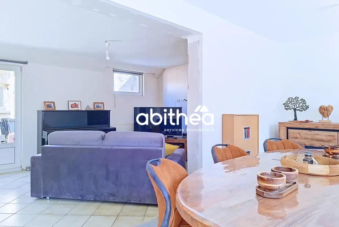 À vendre maison de plain-pied rénovée de 82 m² à Henin Beaumont 