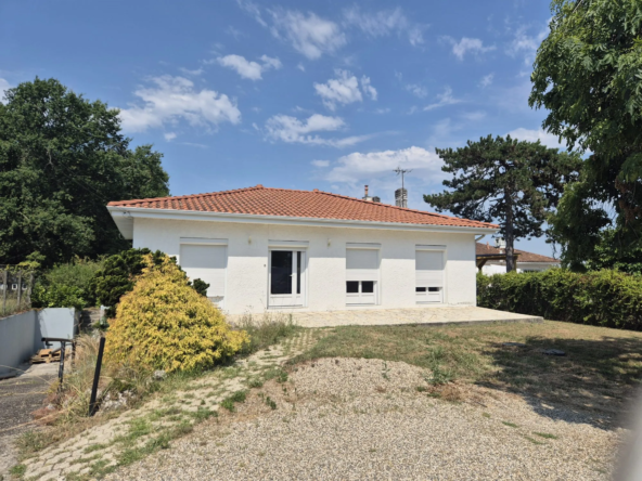 À vendre maison rénovée avec jardin et garage à Yvrac